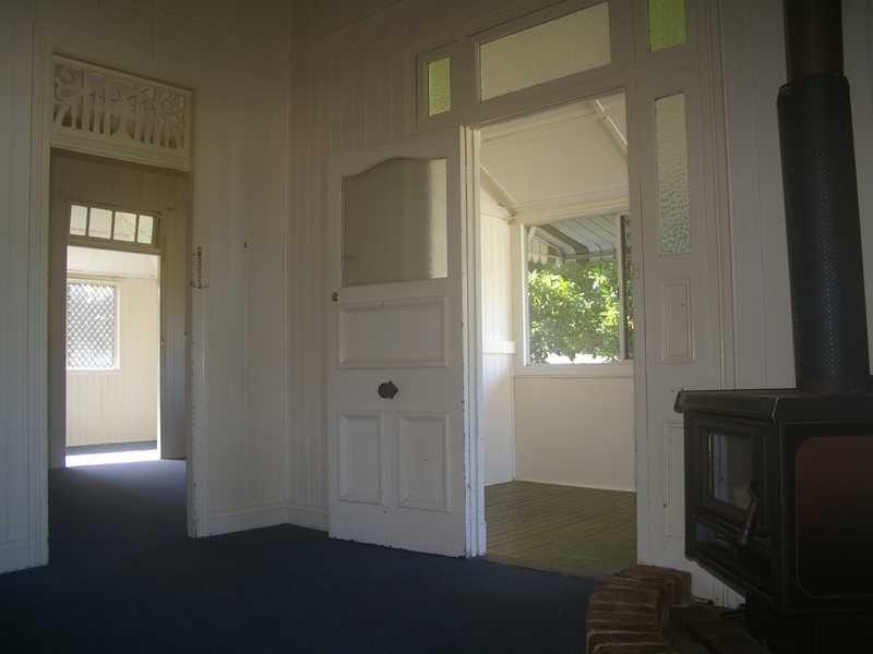 1 Creek Street, Bundamba QLD 4304