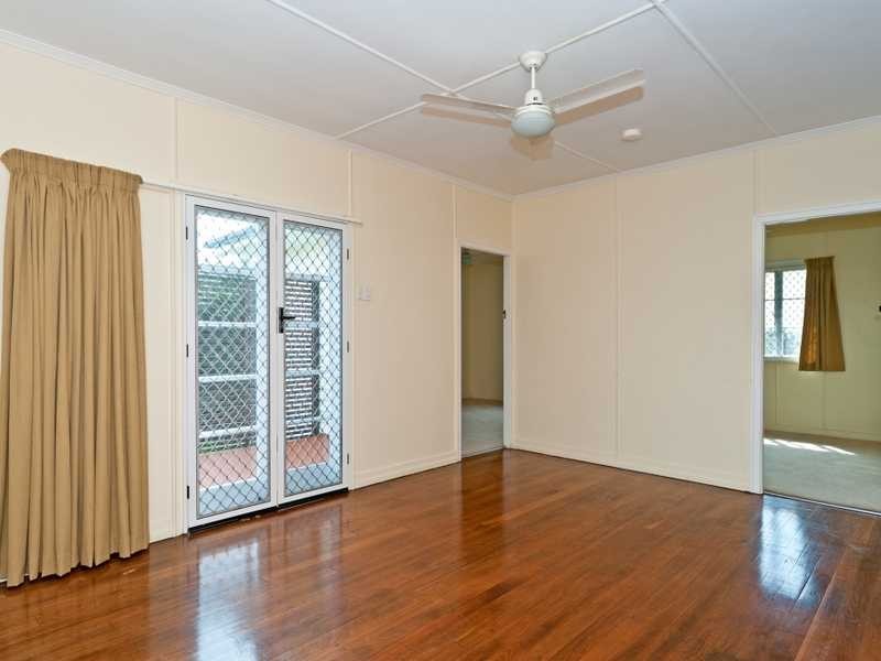 1 Orchard Street, Eastern Heights QLD 4305