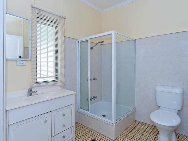 1 Orchard Street, Eastern Heights QLD 4305