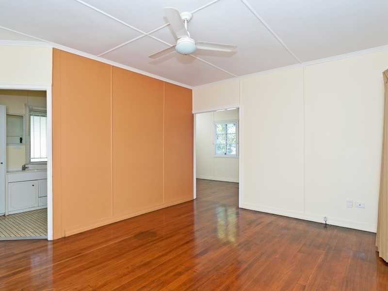 1 Orchard Street, Eastern Heights QLD 4305
