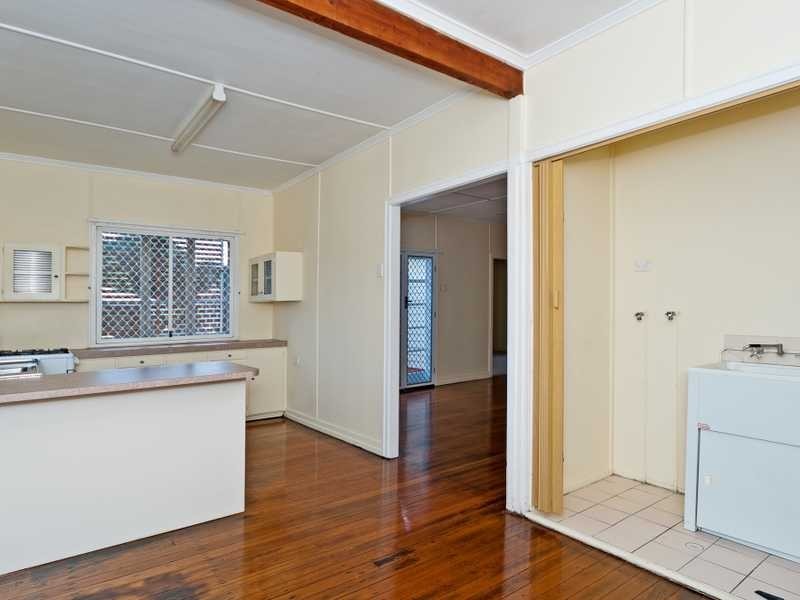 1 Orchard Street, Eastern Heights QLD 4305