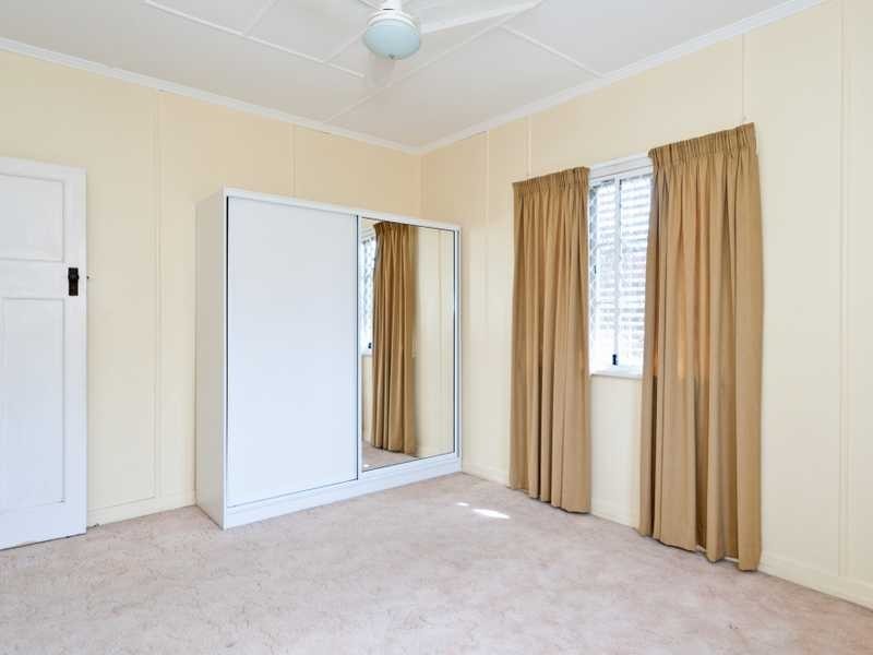 1 Orchard Street, Eastern Heights QLD 4305
