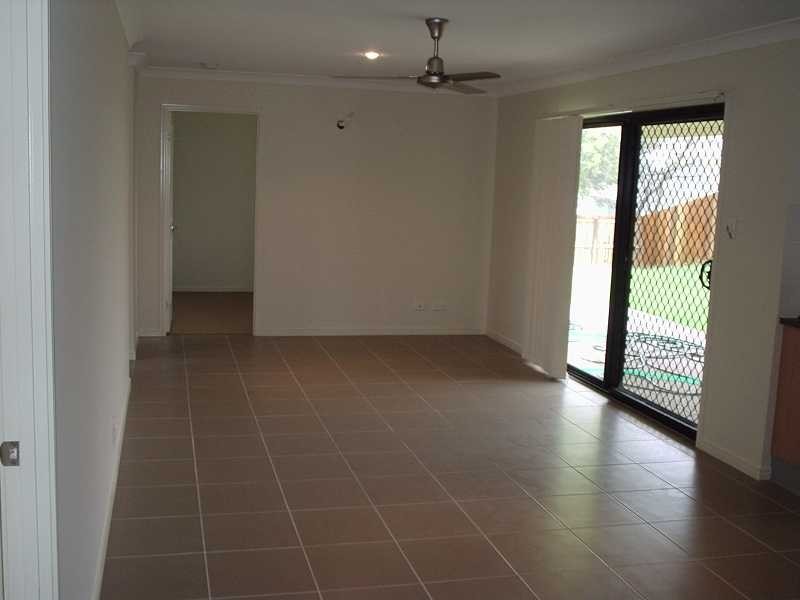 16 Ronayne Circle, One Mile QLD 4305