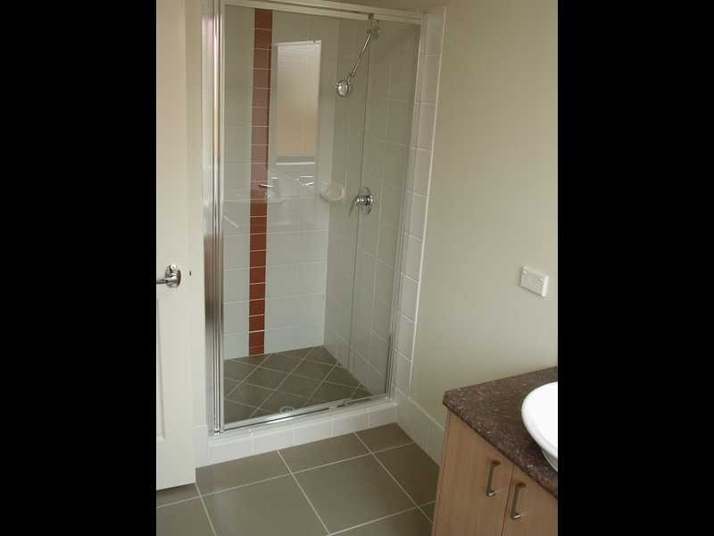 16 Ronayne Circle, One Mile QLD 4305