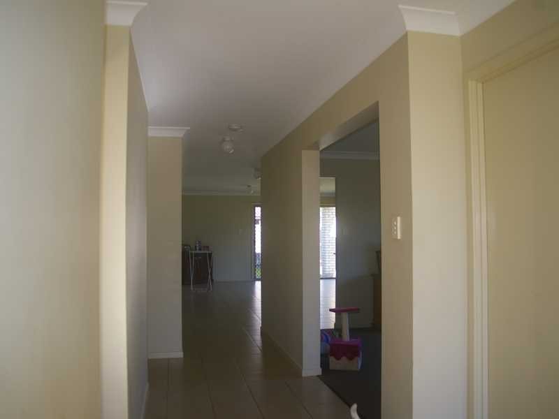 18 Burswood Close, Wulkuraka QLD 4305