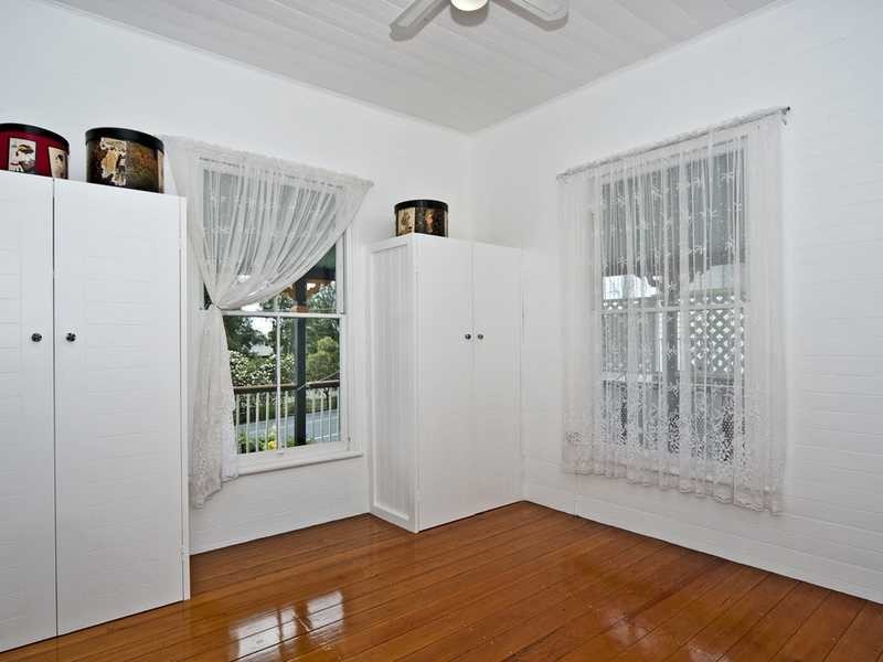 33 Pine Mountain Road, North Ipswich QLD 4305