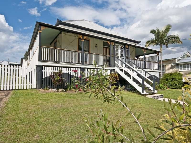 33 Pine Mountain Road, North Ipswich QLD 4305