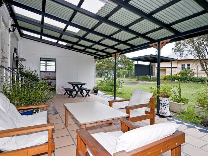 33 Pine Mountain Road, North Ipswich QLD 4305