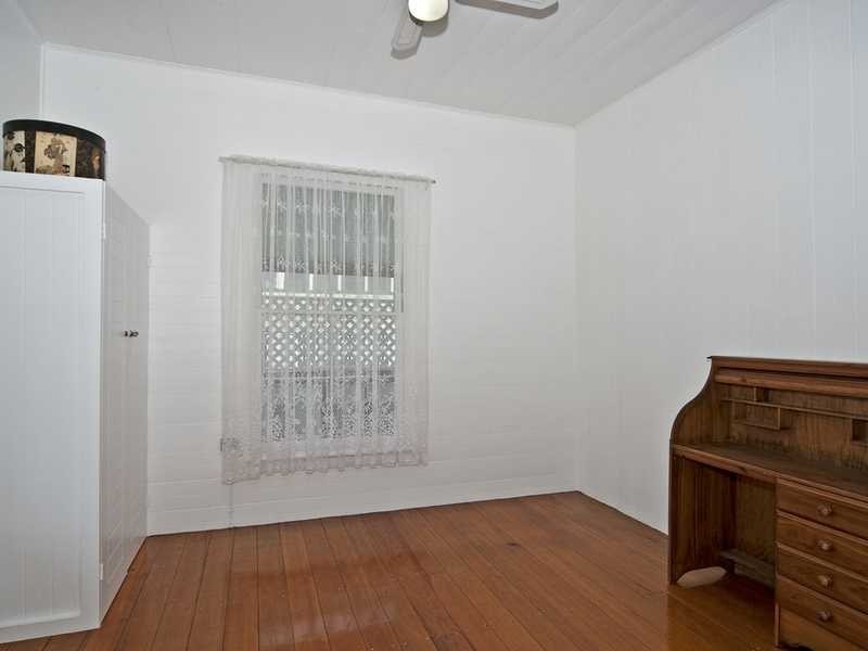 33 Pine Mountain Road, North Ipswich QLD 4305