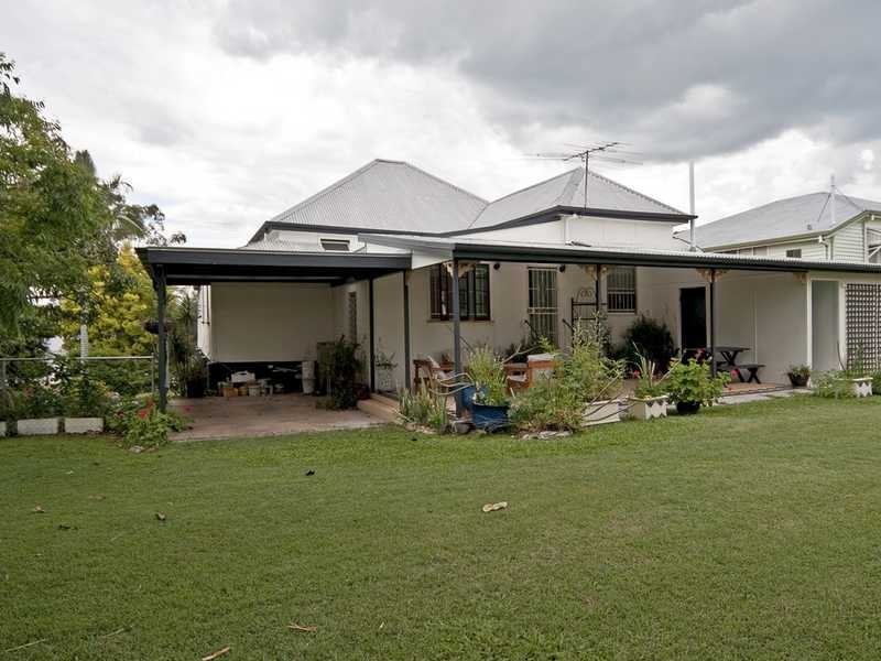 33 Pine Mountain Road, North Ipswich QLD 4305