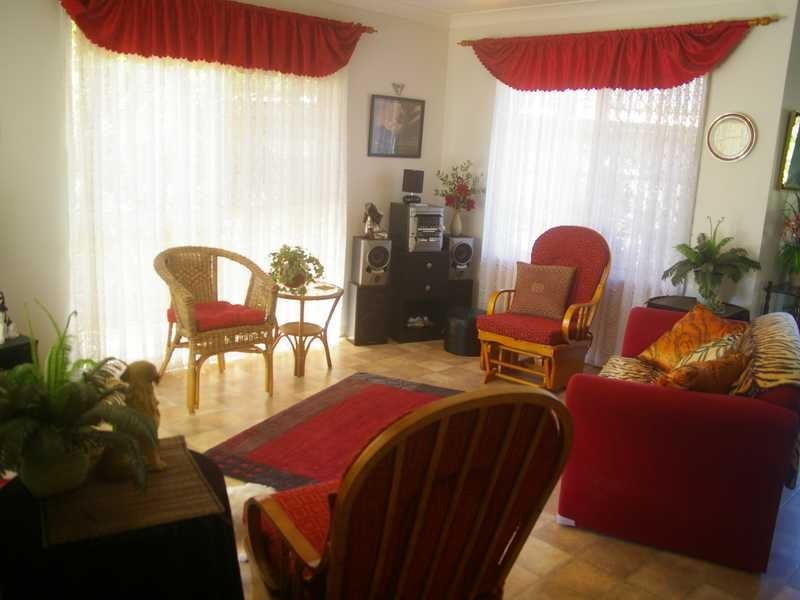 11 Battersby Street, One Mile QLD 4305