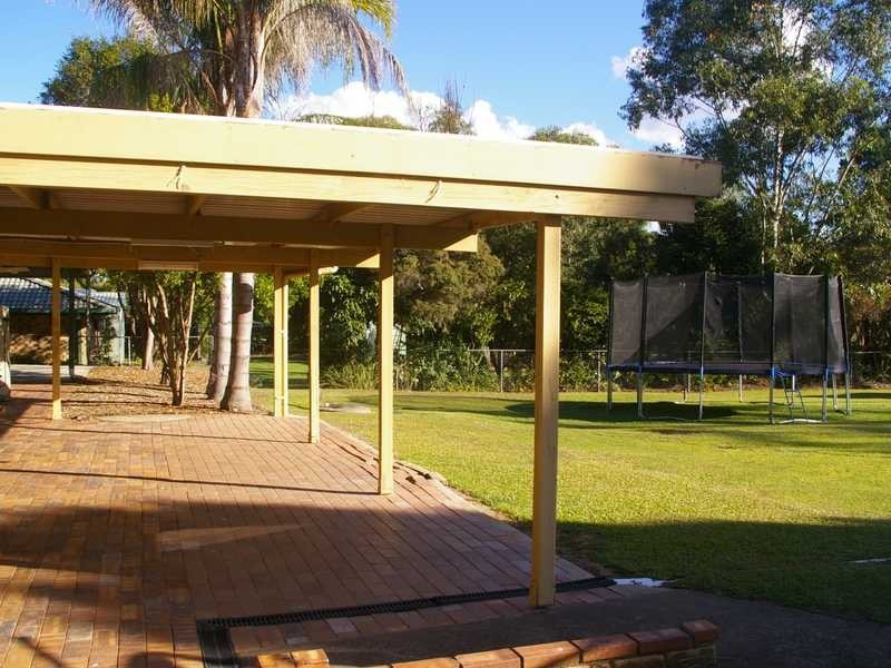 26 Flame Tree Court, Walloon QLD 4306
