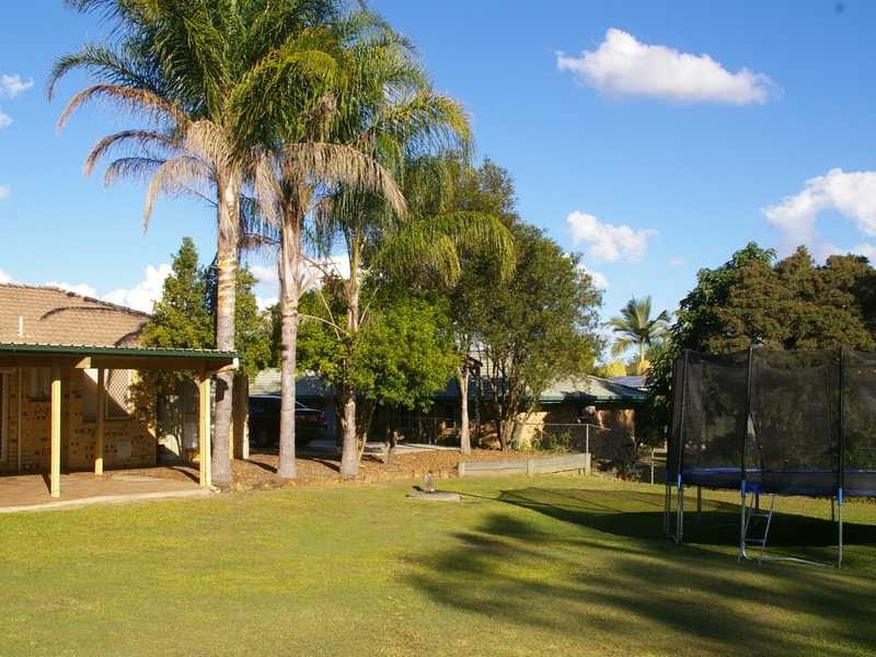 26 Flame Tree Court, Walloon QLD 4306