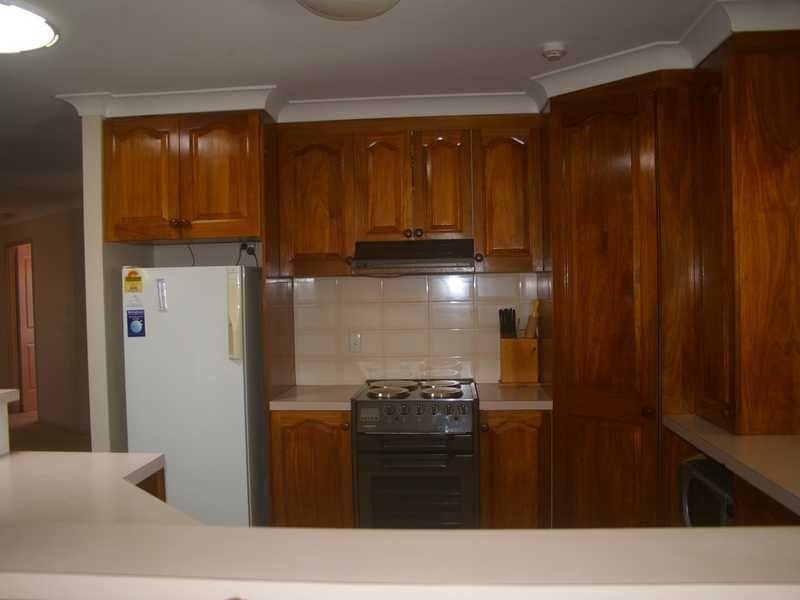 8 Plover Street, Flinders View QLD 4305