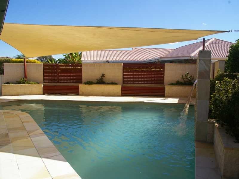 8 Plover Street, Flinders View QLD 4305