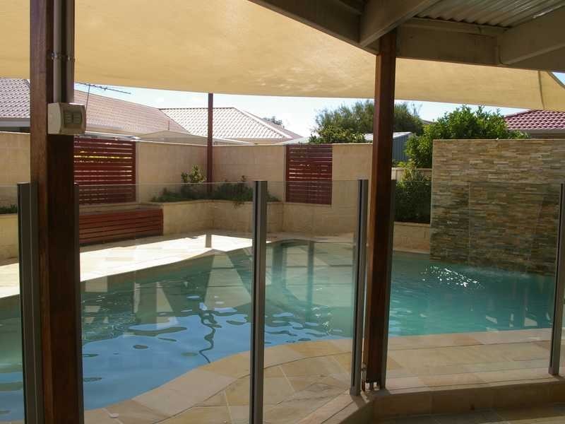 8 Plover Street, Flinders View QLD 4305