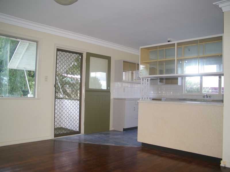 41 Raceview Street, Eastern Heights QLD 4305