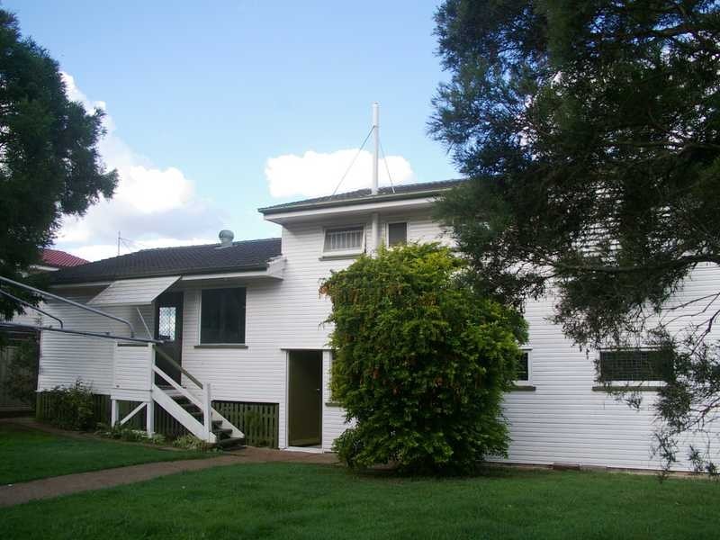 41 Raceview Street, Eastern Heights QLD 4305