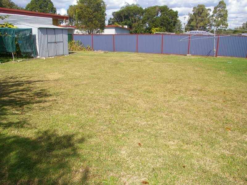 194 South Station Road, Silkstone QLD 4304