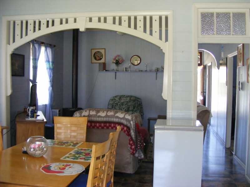 25 Moffatt Street, Ipswich QLD 4305