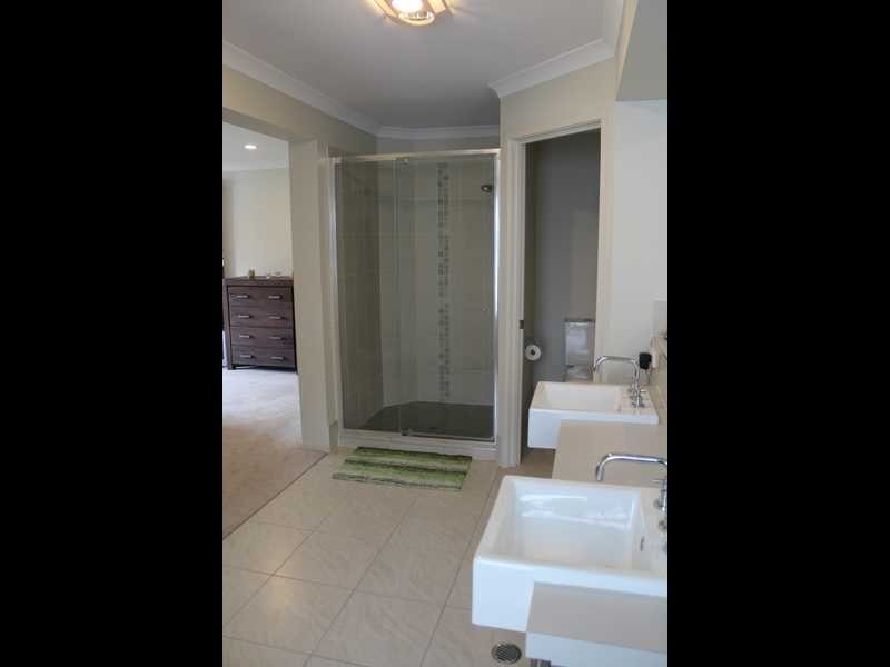 25 Phar Lap Parade, Karalee QLD 4306