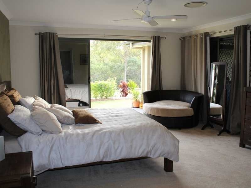 25 Phar Lap Parade, Karalee QLD 4306