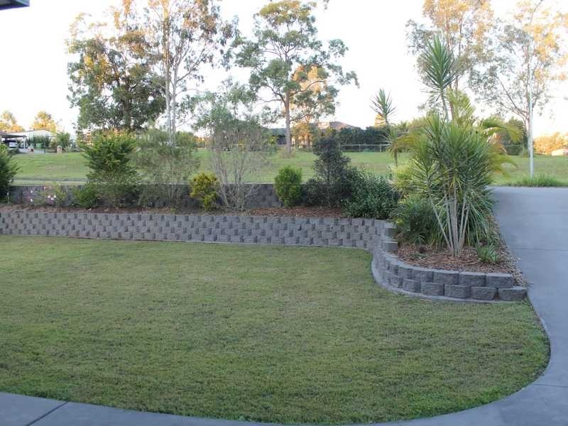 25 Phar Lap Parade, Karalee QLD 4306