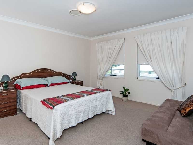 104 Willowtree Drive, Flinders View QLD 4305