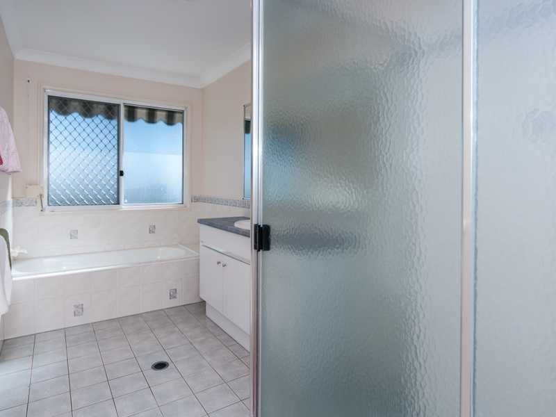 104 Willowtree Drive, Flinders View QLD 4305