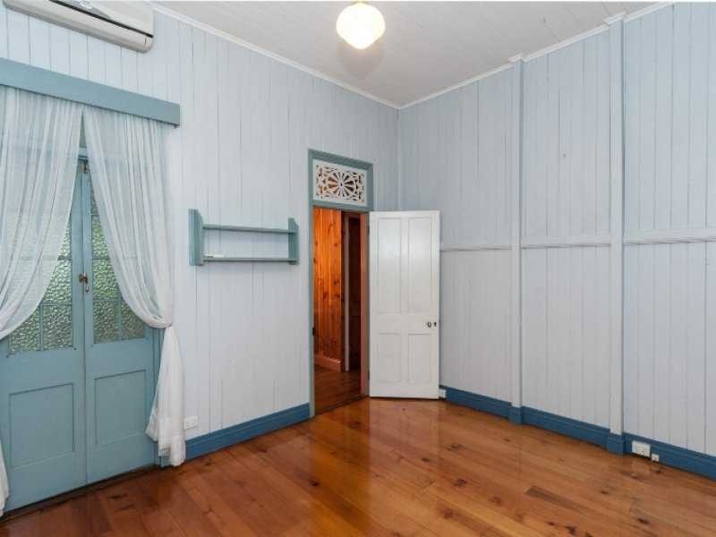 19 Kendall Street, East Ipswich QLD 4305