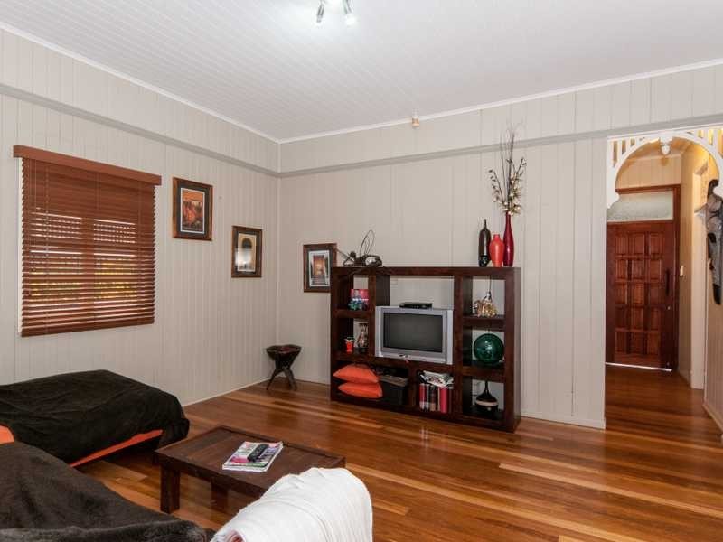 16 Murphy Street, Ipswich QLD 4305