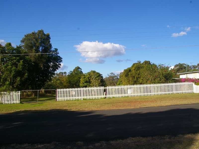 32 Thomas Street, Blackstone QLD 4304