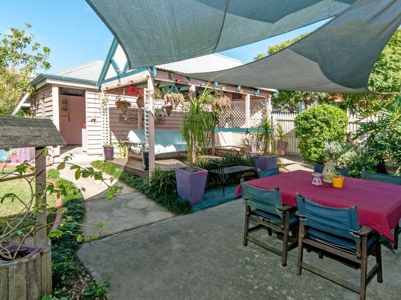 85 Glebe Road, Silkstone QLD 4304