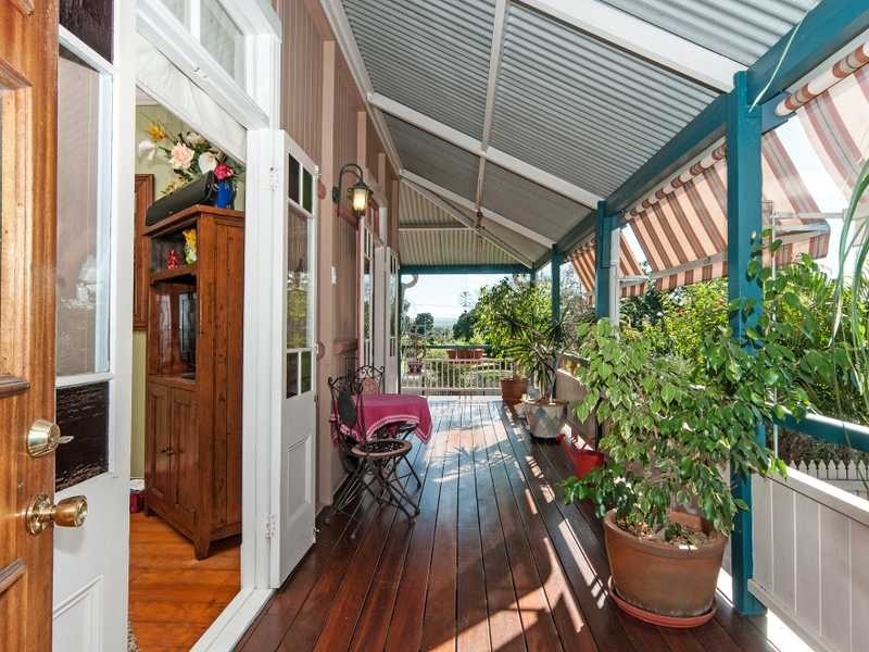 85 Glebe Road, Silkstone QLD 4304