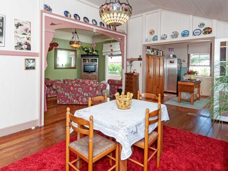 85 Glebe Road, Silkstone QLD 4304