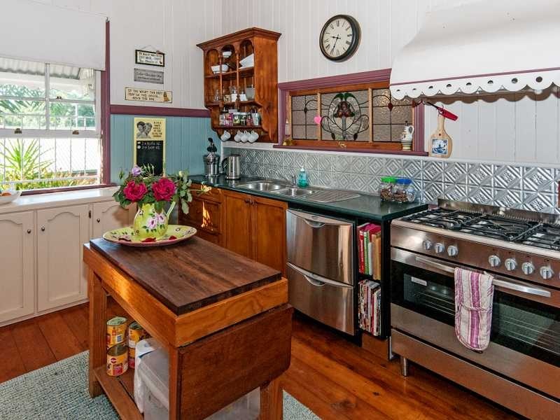 85 Glebe Road, Silkstone QLD 4304