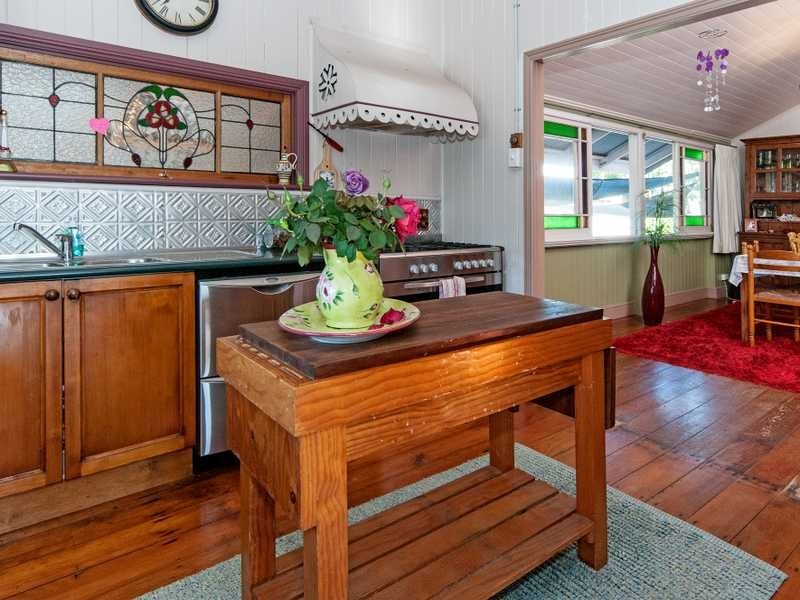 85 Glebe Road, Silkstone QLD 4304