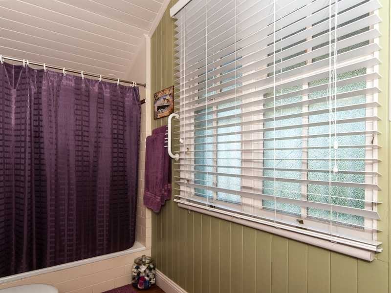 85 Glebe Road, Silkstone QLD 4304