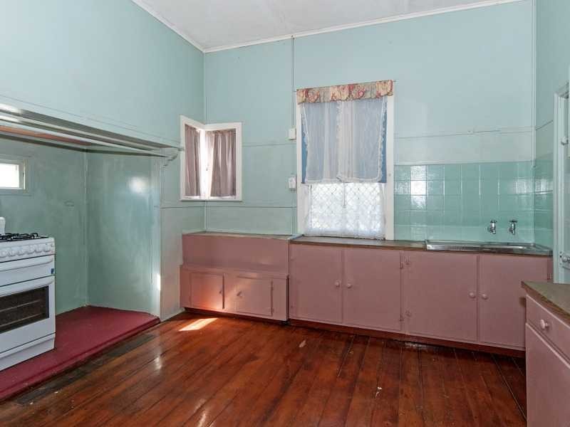 14 Sinclair Street, Newtown QLD 4305