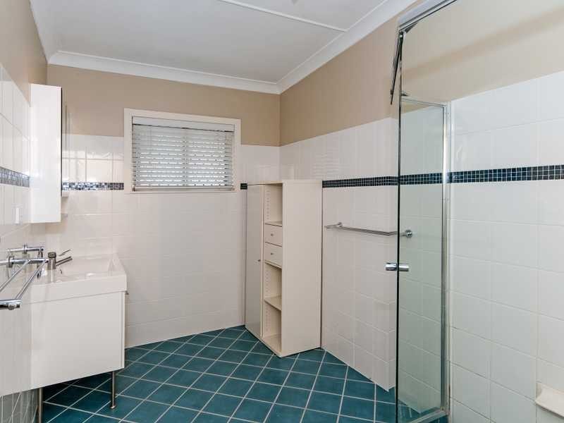 27 Gilmore Street, Leichhardt QLD 4305