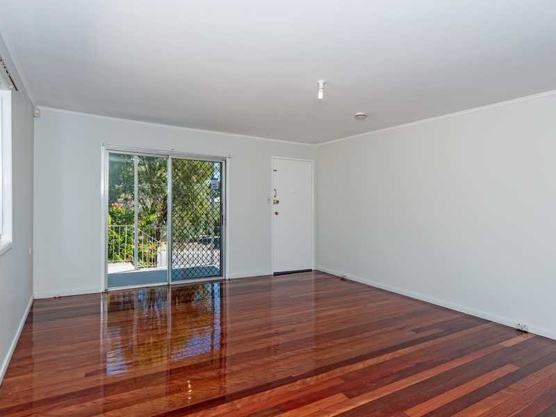 6 Roy Street, North Booval QLD 4304