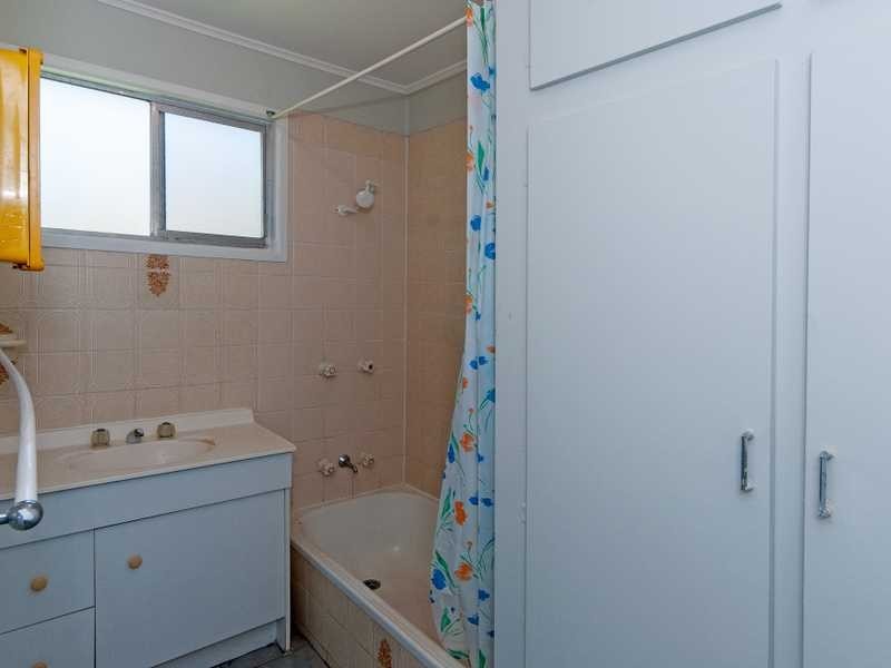 6 Roy Street, North Booval QLD 4304