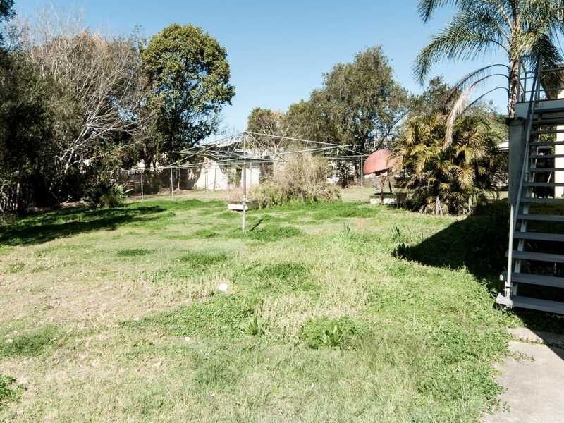 6 Roy Street, North Booval QLD 4304