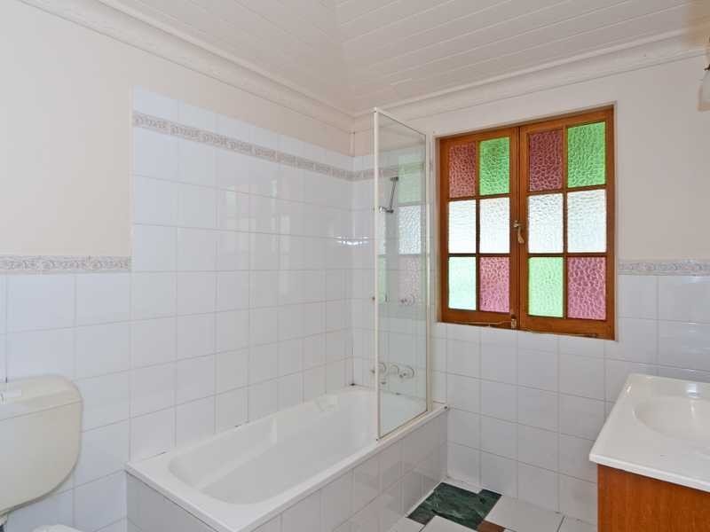 9a Queen Street, Newtown QLD 4305