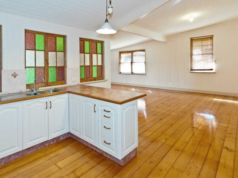 9a Queen Street, Newtown QLD 4305