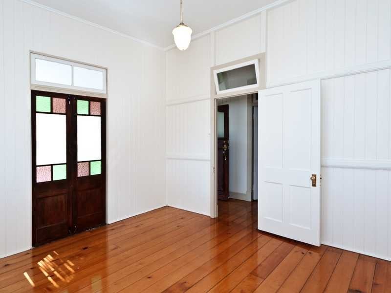 9a Queen Street, Newtown QLD 4305