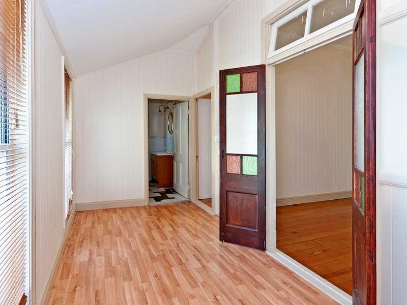 9a Queen Street, Newtown QLD 4305