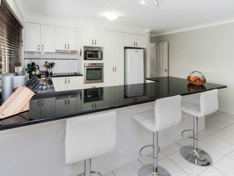 2 Lilley Terrace, Karalee QLD 4306