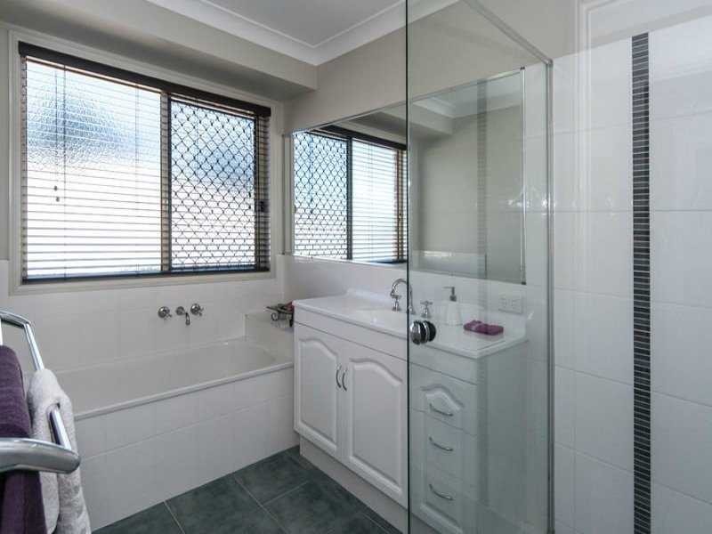 2 Lilley Terrace, Karalee QLD 4306