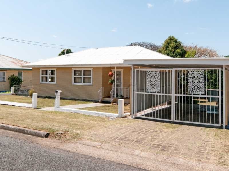 27 Blaxland Street, Eastern Heights QLD 4305